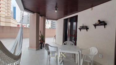 Apartamento em Meia Praia  -  Itapema