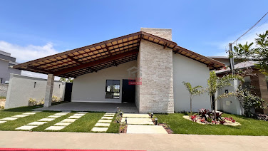 Casa à Venda em Manguinhos Serra: 4 Quartos, 3 Suítes, Condomínio