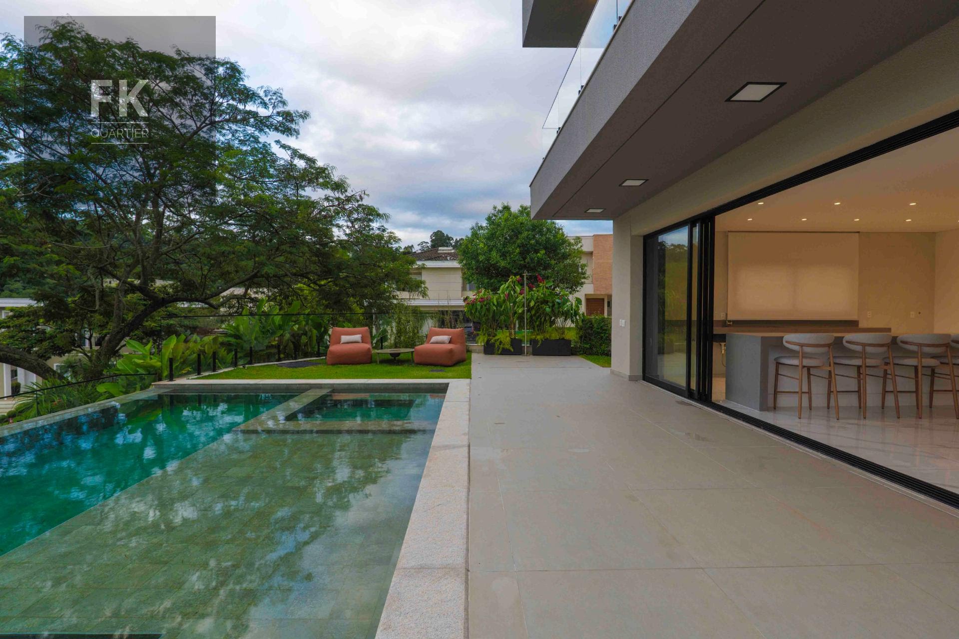 Casa à venda com 5 quartos, 5 suítes, 6 vagas e 620m² no Alphaville, Santana de Parnaíba (SP) — foto 2 de 30
