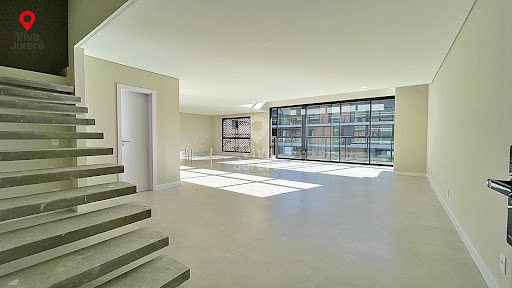 Apartamento 4 suítes duplex com vista mar em Jurerê