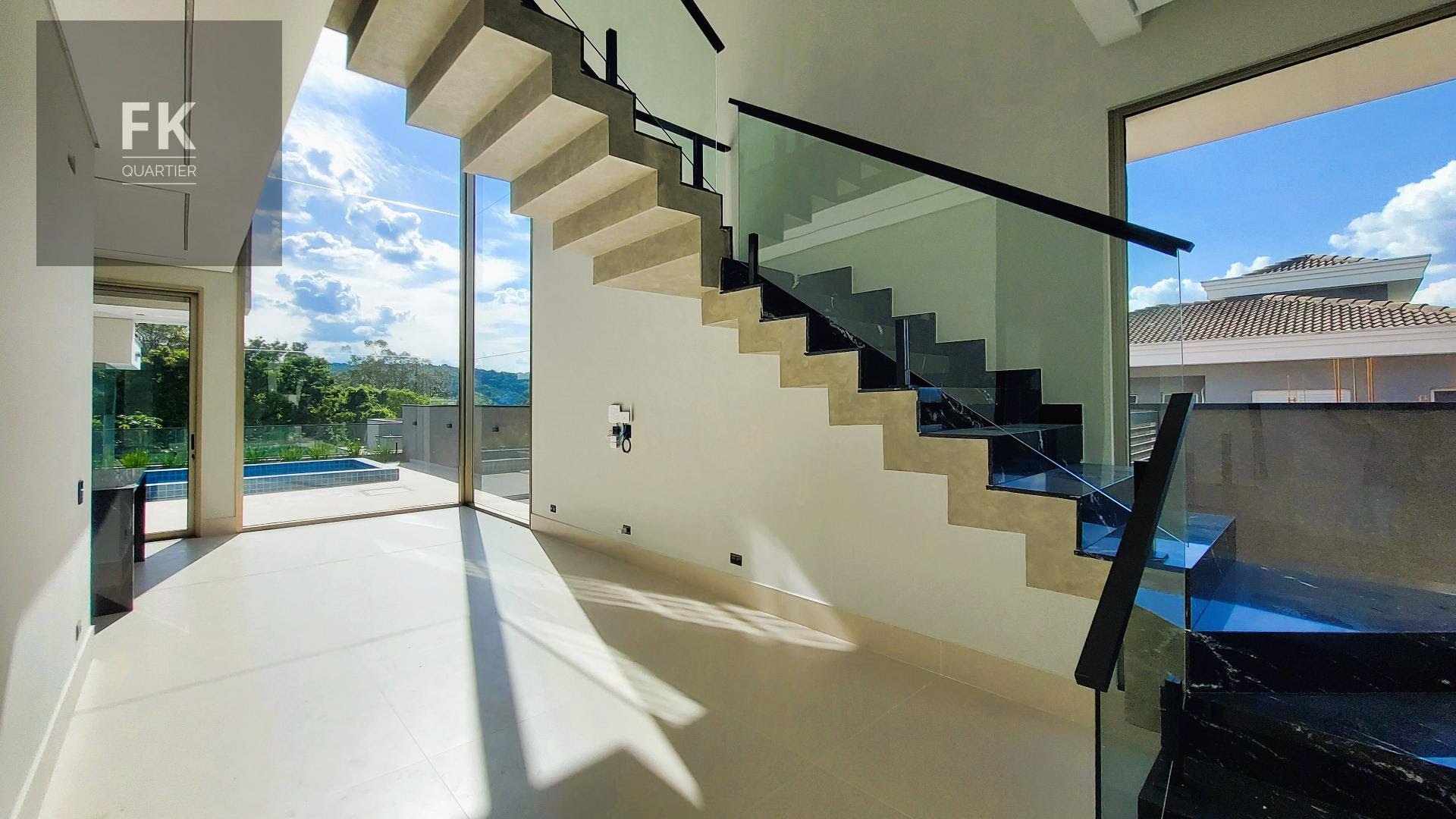 Casa à venda com 3 quartos, 3 suítes, 6 vagas e 265m² no Suru, Santana de Parnaíba (SP) — foto 2 de 27