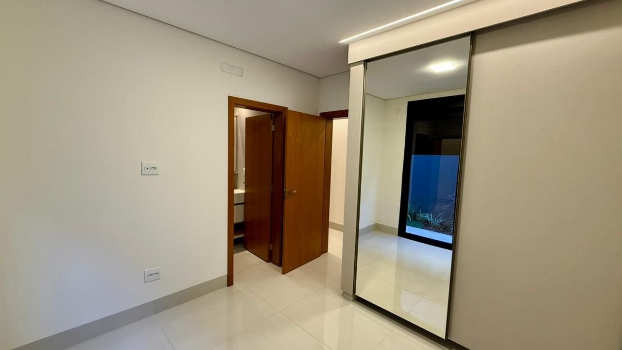 Casa à venda com 4 quartos, 4 suítes, 4 vagas e 263m² no Loteamento Terras de Siena, Ribeirão Preto (SP) — foto 20 de 30