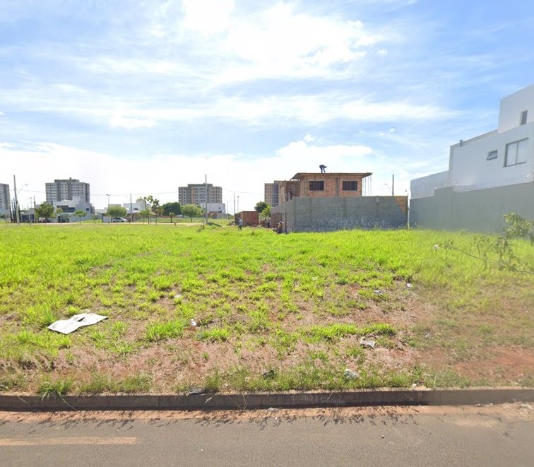 Lote plano, localização central no bairro