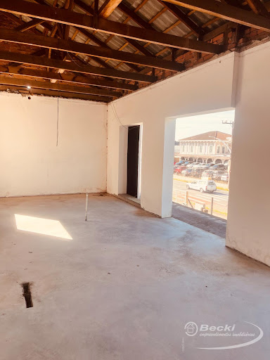 Casa Comercial no bairro Anita Garibaldi  -  Joinville