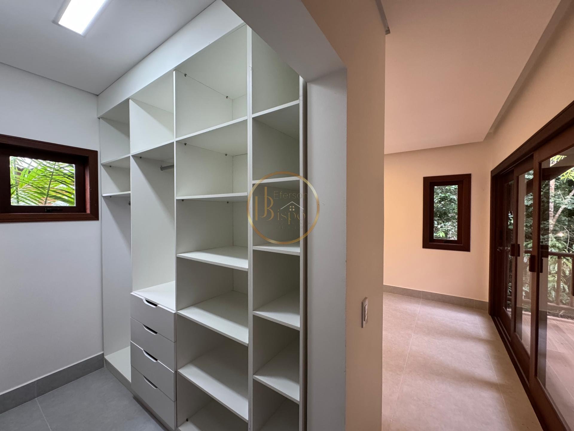Casa à venda com 4 quartos, 4 suítes, 2 vagas e 230m² no Arraial D'ajuda, Porto Seguro (BA) — foto 4 de 17