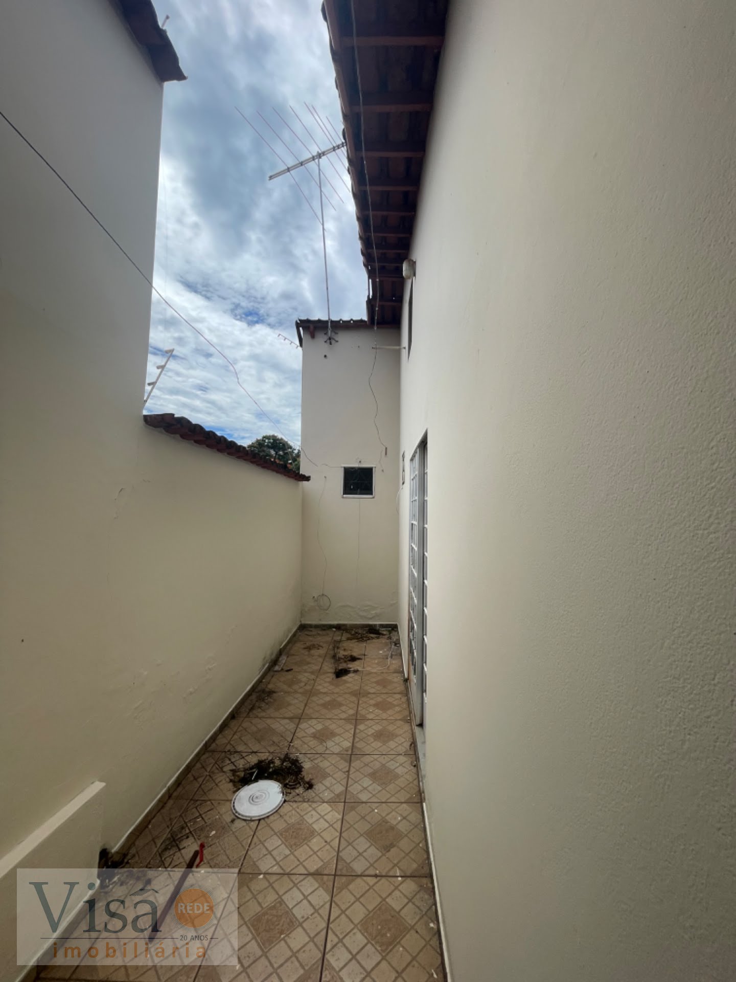 Casa à venda com 3 quartos, 2 banheiros, 3 vagas e 180m² no Santana, Paracatu — foto principal