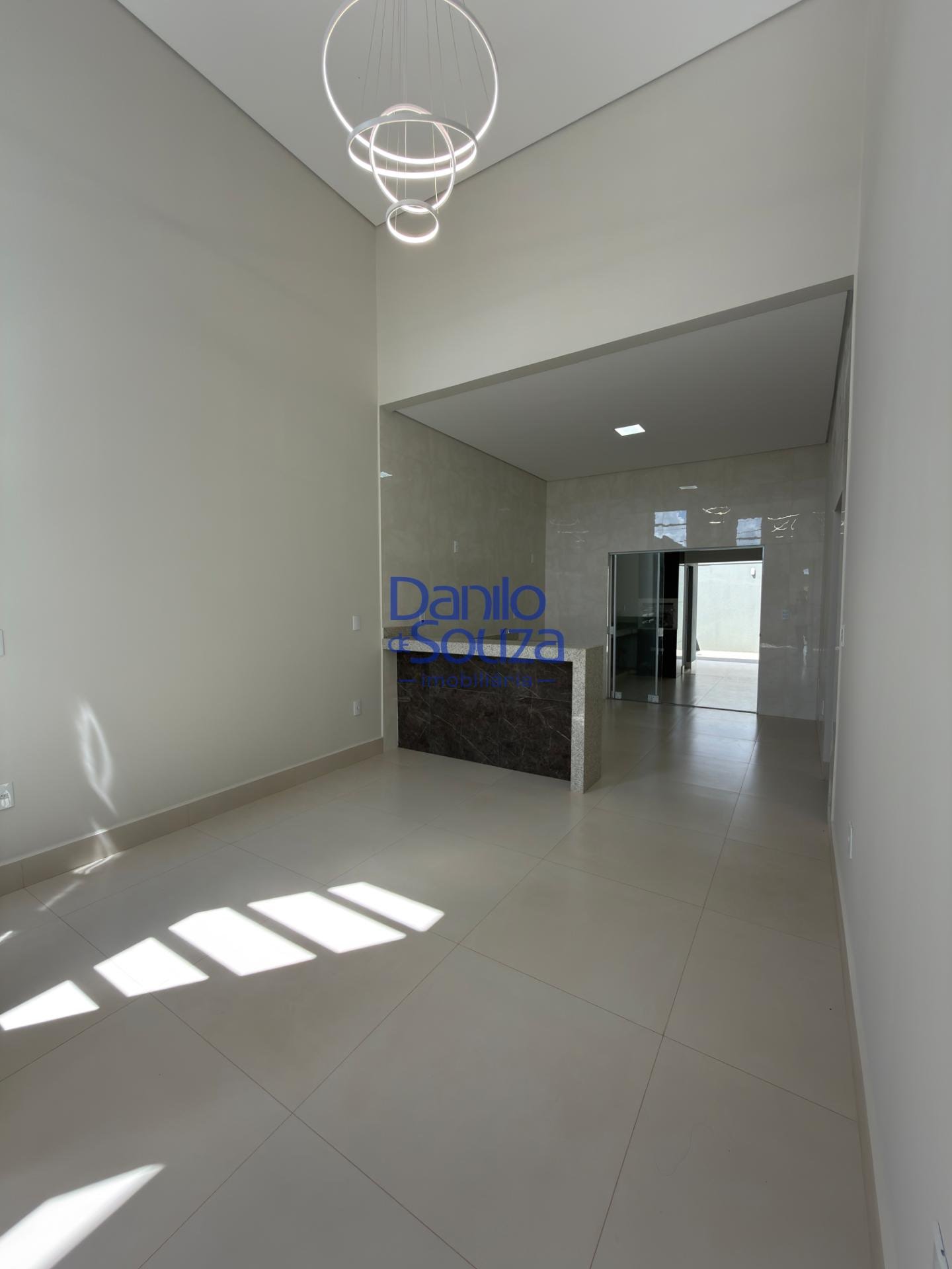 Casa à venda com 3 quartos, 1 suíte, 2 vagas e 240m² no Jardim Europa V, Araxá (MG) — foto 4 de 15