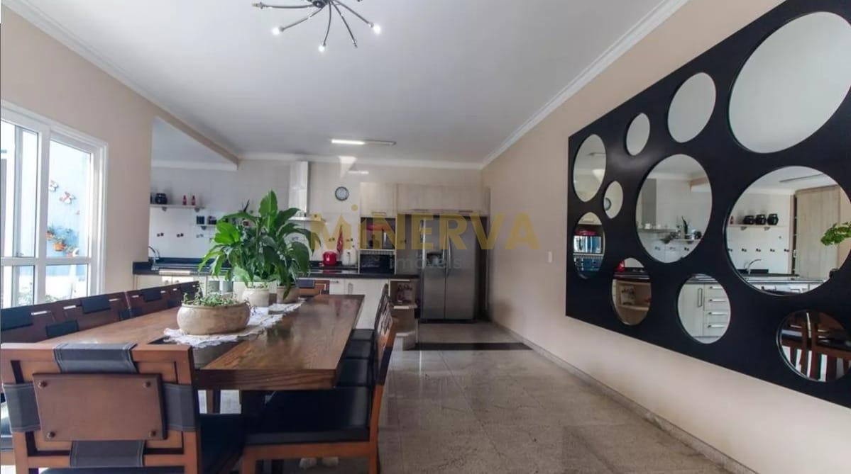 Casa à venda com 5 quartos, 2 suítes, 4 vagas e 250m² no Vila Gomes Cardim, São Paulo (SP) — foto 2 de 11