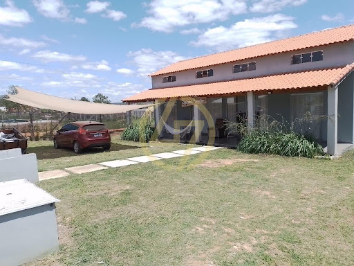 Casa em Pinheiros do Lago  -  Alambari