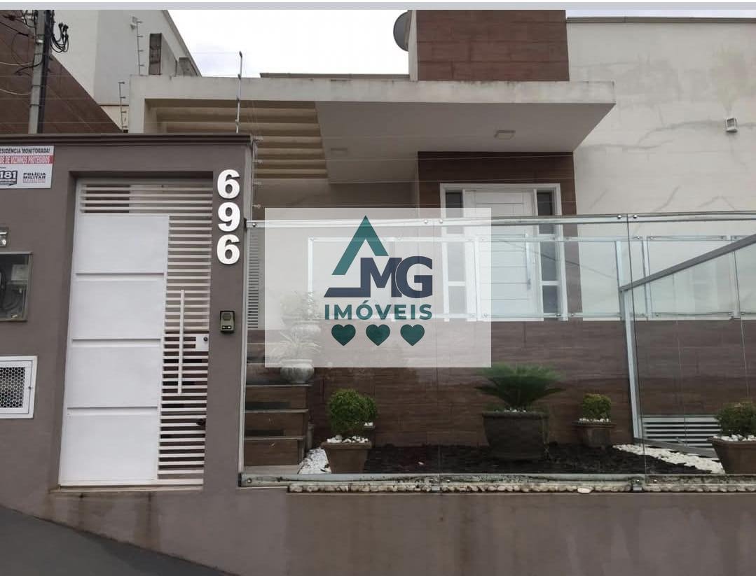 Casa à venda com 3 quartos, 3 banheiros, 2 vagas e 500m² no São Conrado, Três Corações — foto principal