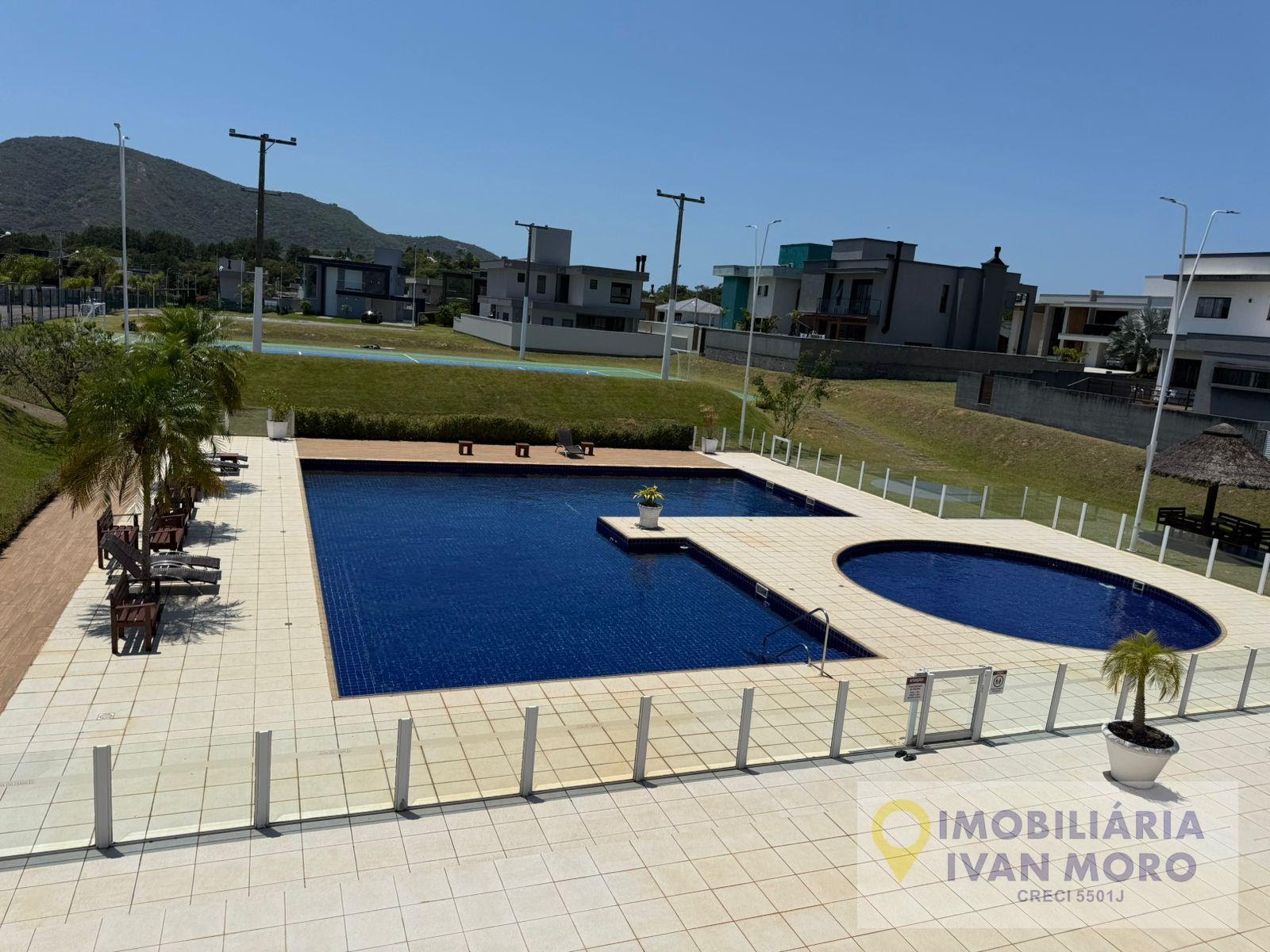 Casa à venda com 3 quartos, 3 suítes, 4 vagas e 212m² no São João do Rio Vermelho, Florianópolis (SC) — foto 22 de 23