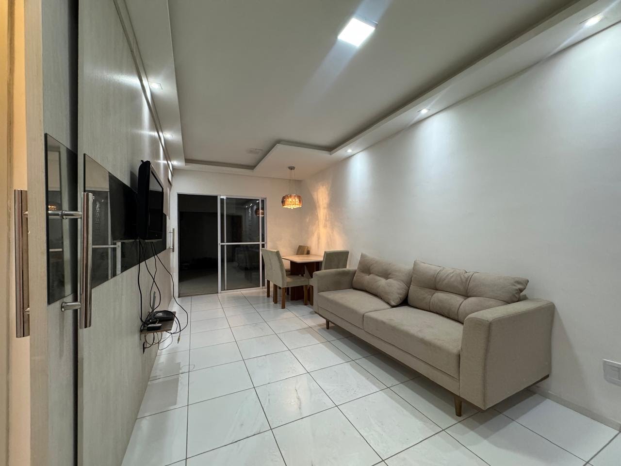 Casa para alugar com 2 quartos, 1 suíte, 2 vagas e 75m² no Papagaio, Feira de Santana (BA) — foto 2 de 12