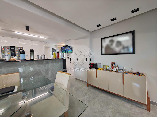 Apartamento reformado à venda na Jaqueira, 125m², andar alto, varanda gourmet integrada, 3 quartos (2 suítes) e 3 vagas. Agende sua visita com Leicam Maciel!