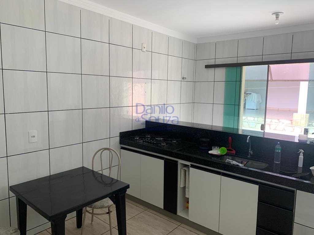 Casa à venda com 3 quartos, 1 suíte, 4 vagas e 410m² no Camuá, Araxá (MG) — foto 6 de 12