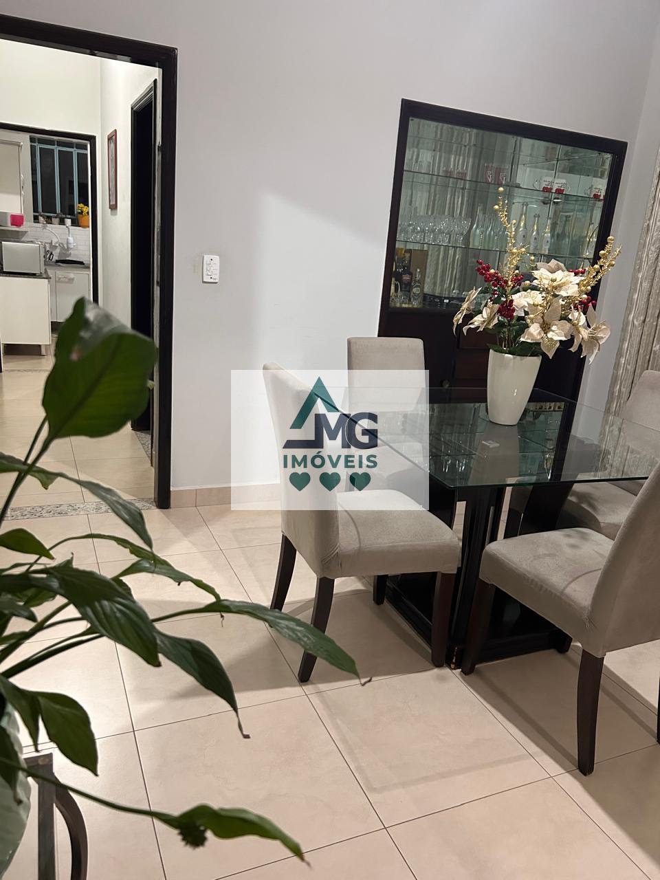 Casa à venda com 3 quartos, 1 suíte, 1 vaga e 400m² no Centro, Três Corações (MG) — foto 17 de 18