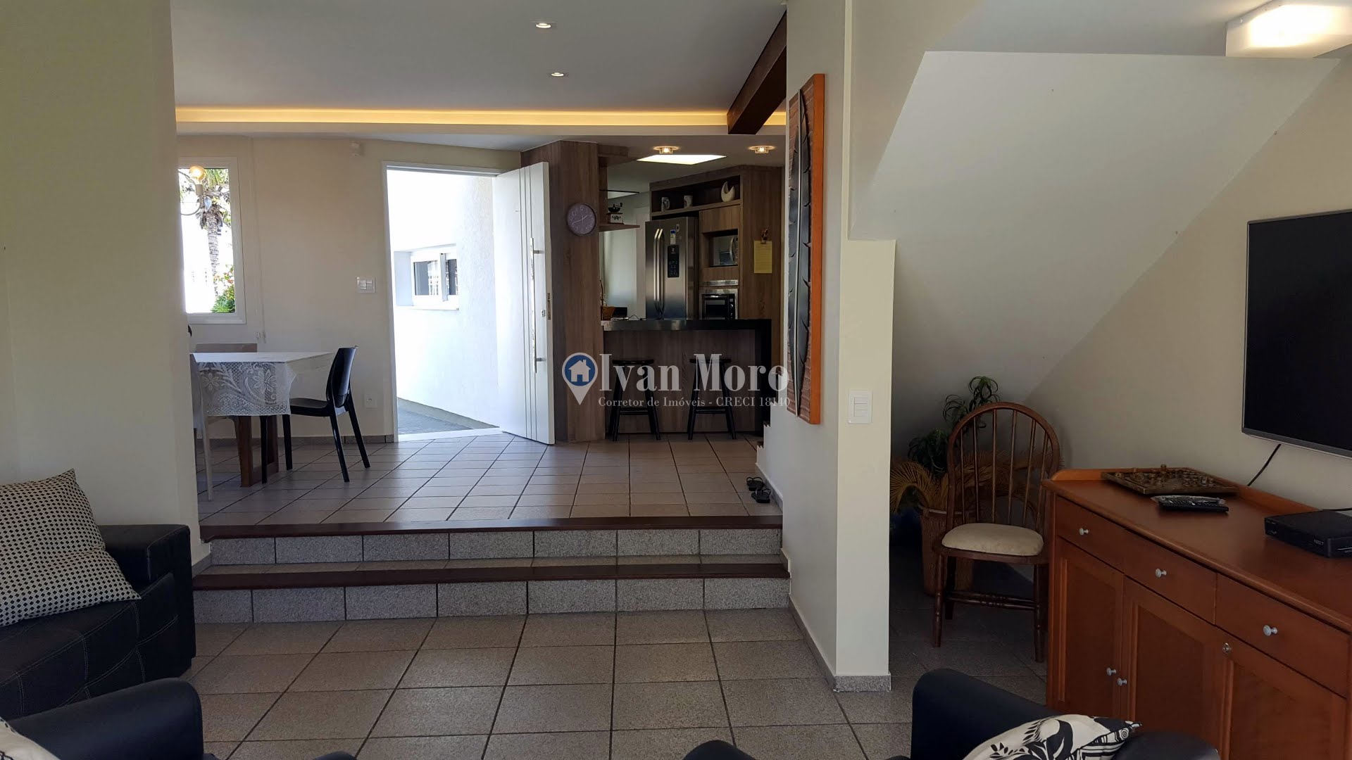 Casa para alugar com 4 quartos, 4 suítes, 3 vagas e 250m² no Daniela, Florianópolis (SC) — foto 24 de 30
