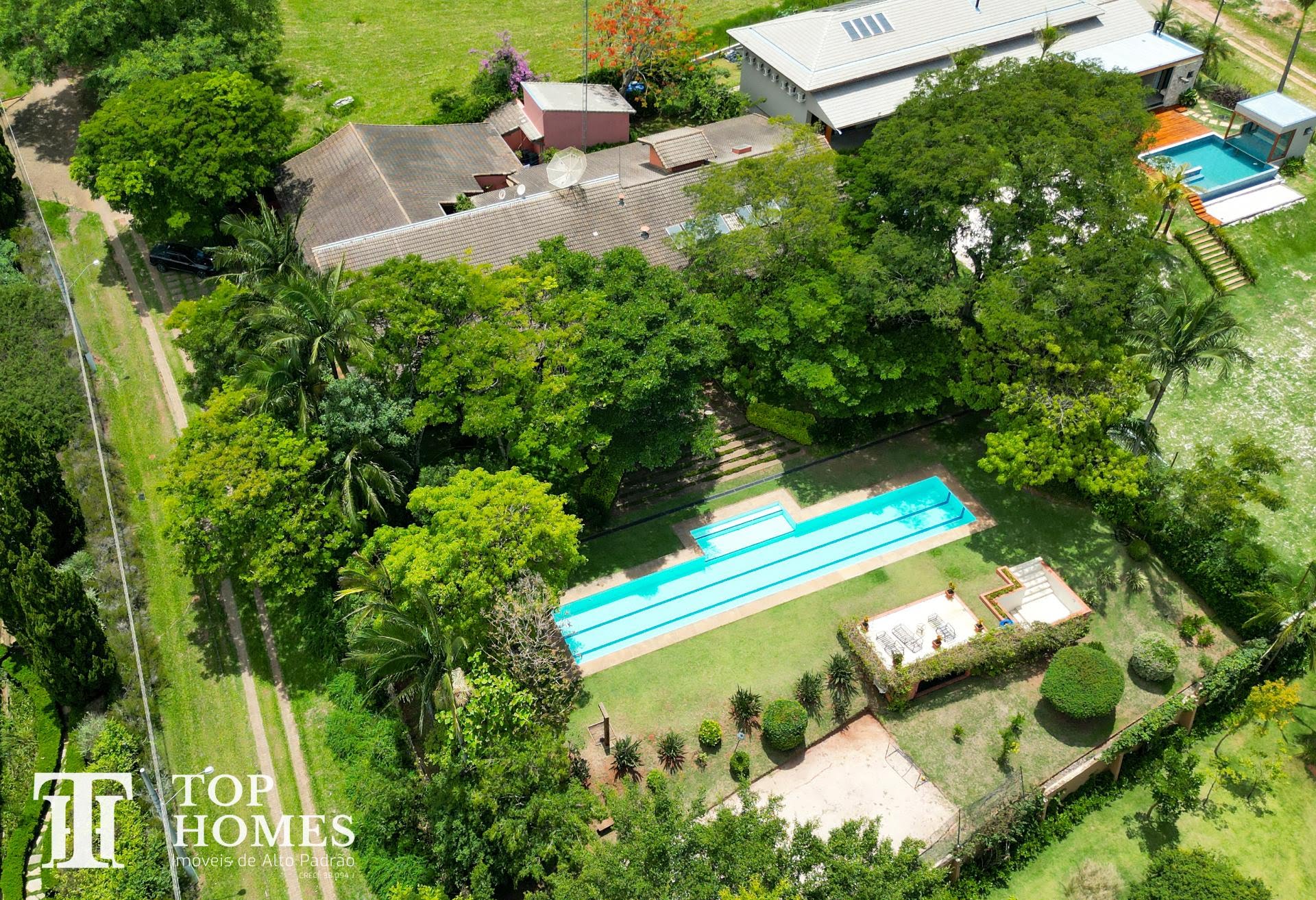Casa de alto padrão à venda na represa do Broa no condomínio Vila Pinhal em Itirapina/SP
