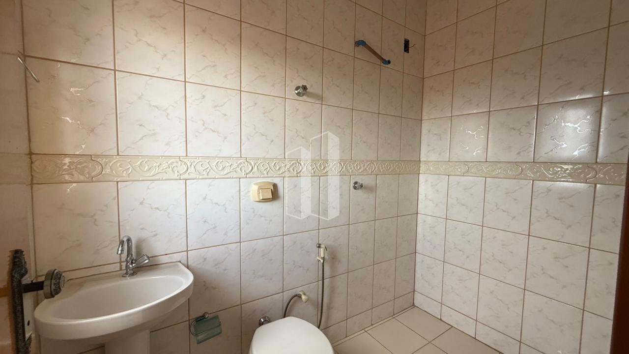 Casa à venda com 3 quartos, 2 suítes, 4 vagas e 266m² no Cidade Satélite São Luiz, Aparecida de Goiânia (GO) — foto 17 de 21