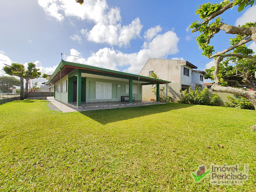 Casa para temporada, frente mar em Barra do Saí, Itapoá: 4 quartos, 243m²