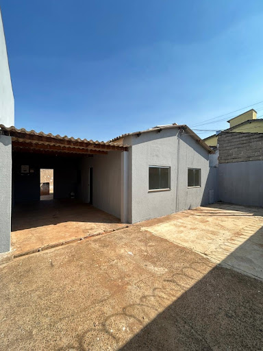 Casa padrão em Santa Mônica - Uberlândia