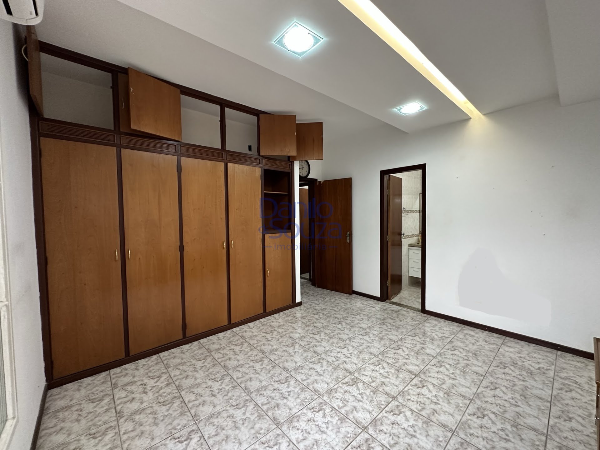 Casa à venda com 3 quartos, 1 suíte, 4 vagas e 744m² no Vila Santa Terezinha, Araxá (MG) — foto 22 de 22