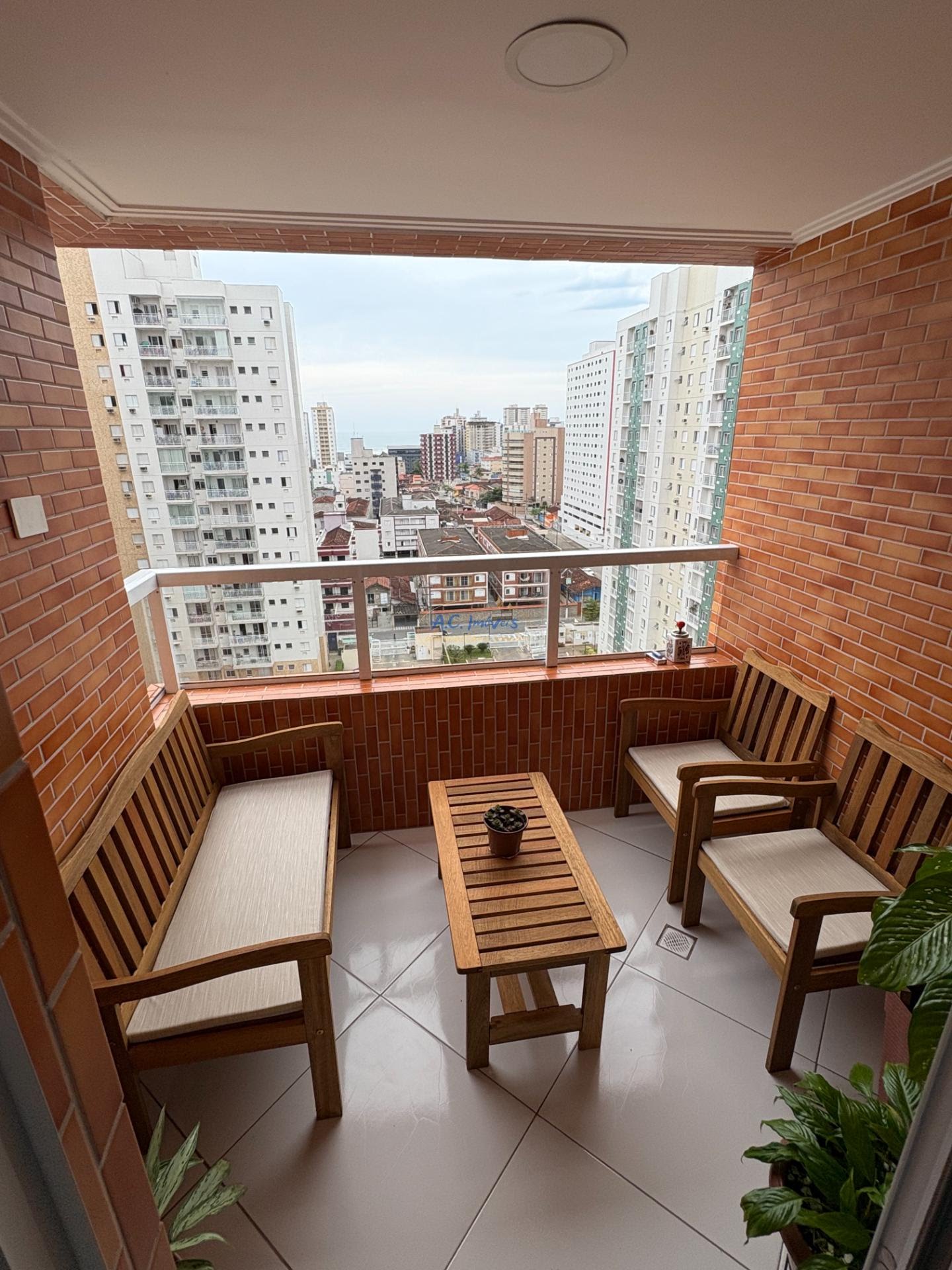 Apartamento à venda com 2 quartos, 2 banheiros, 1 vaga e 60m² no Cidade Ocian, Praia Grande — foto principal