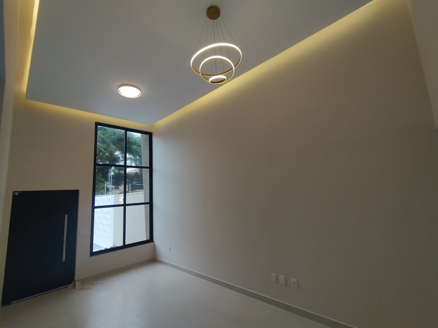 Casa à venda com 3 quartos, 1 suíte, 2 vagas e 180m² no Ouro Verde, Rio das Ostras (RJ) — foto 4 de 8