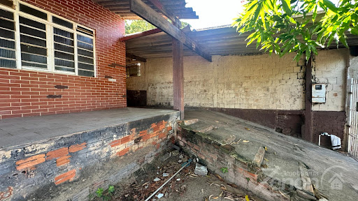 Casa à Venda no Centro de Flórida Paulista: 2 Quartos