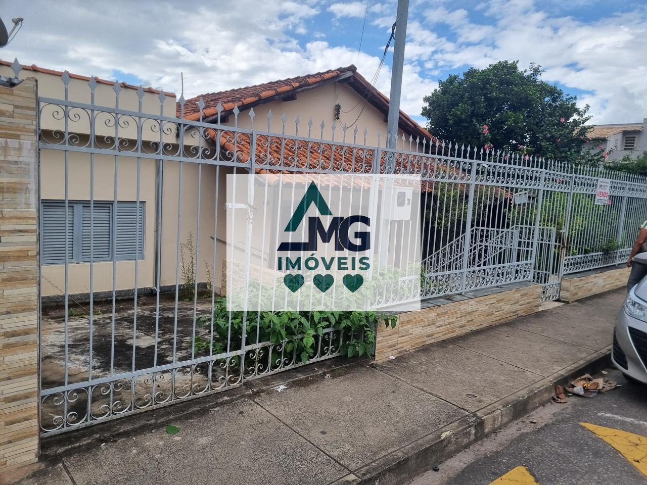 Casa à venda com 3 quartos, 2 banheiros, 1 vaga e 120m² no Cotia, Três Corações — foto principal
