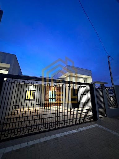 Casa à Venda de esquina no bairro 14 de Novembro, Cascavel - 2 Quartos, 78m²