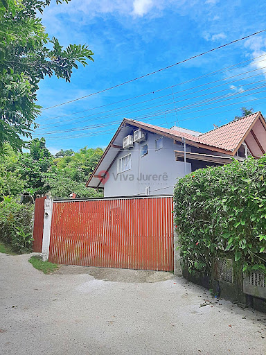 Casas com vista para o mar em Jurerê Internacional  