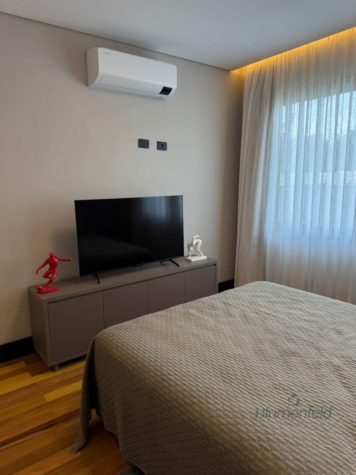 Casa à venda com 4 suítes, 6 vagas e 375m² no Ouro Fino, Santa Isabel (SP) — foto 28 de 30