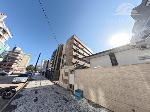 Apartamento Sonhos em Caiobá: Praticidade e 3 quadras do mar