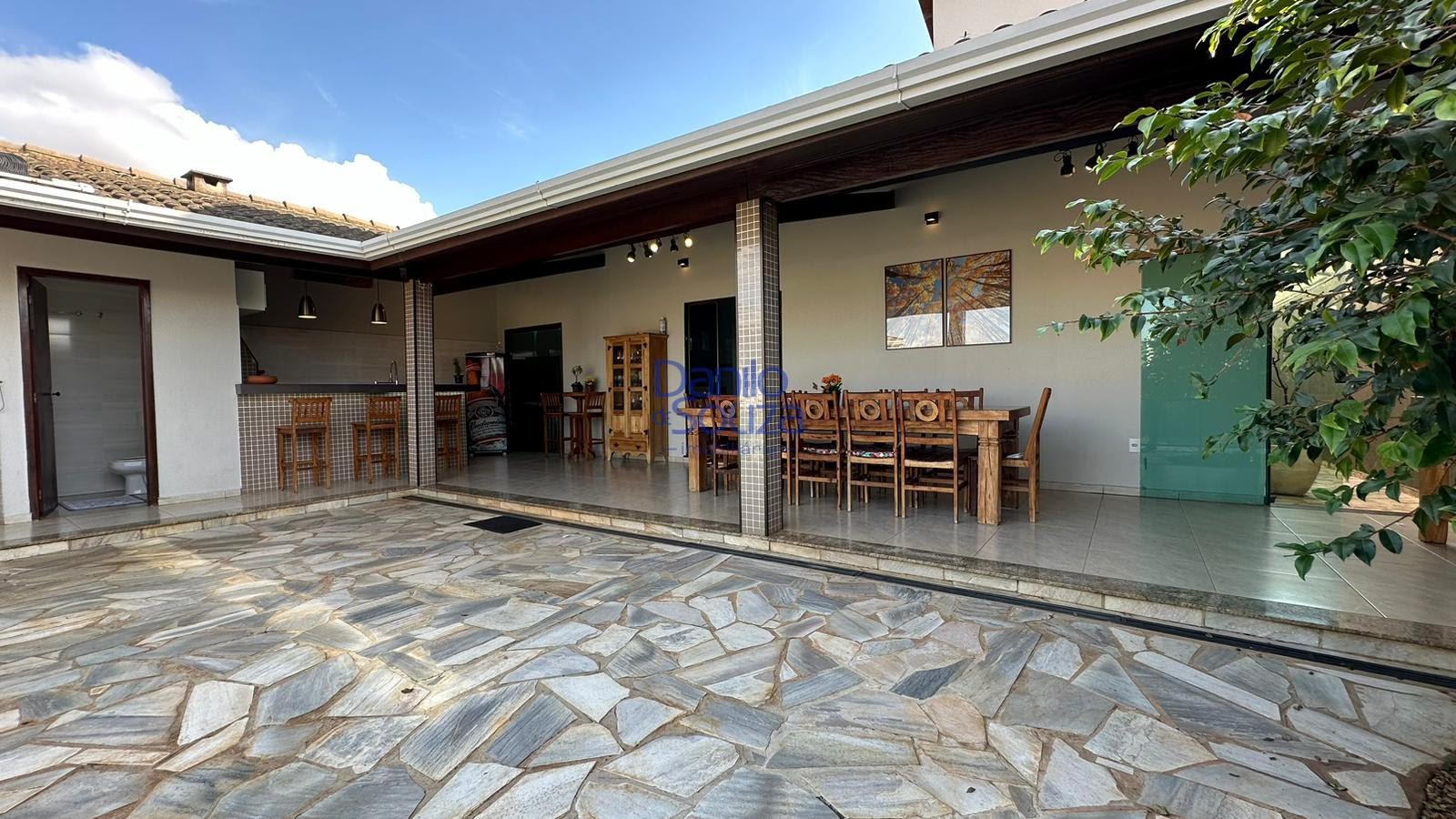 Casa à venda com 3 quartos, 1 suíte, 2 vagas e 360m² no Jardim Imperial, Araxá (MG) — foto 10 de 27