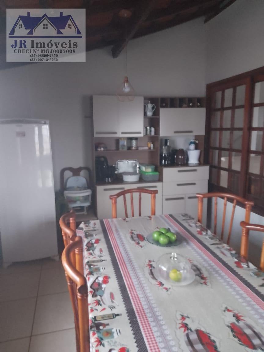 Casa à venda com 3 quartos, 1 suíte, 2 vagas e 300m² no Monte Castelo, Piranguçu (MG) — foto 15 de 25