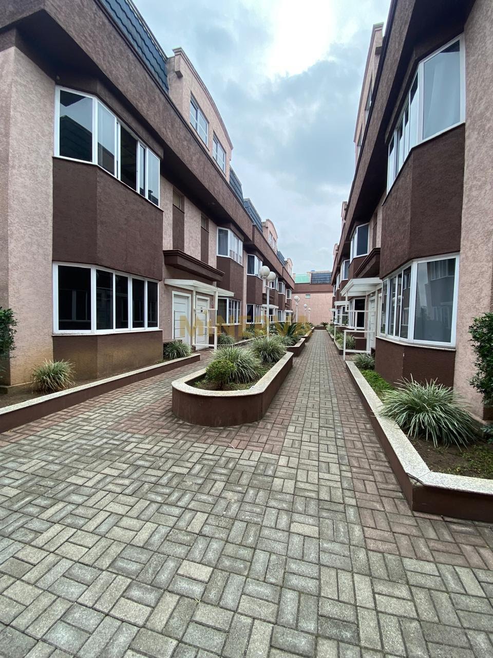 Casa à venda com 3 quartos, 1 suíte, 4 vagas e 187m² no Parque Renato Maia, Guarulhos (SP) — foto 21 de 24