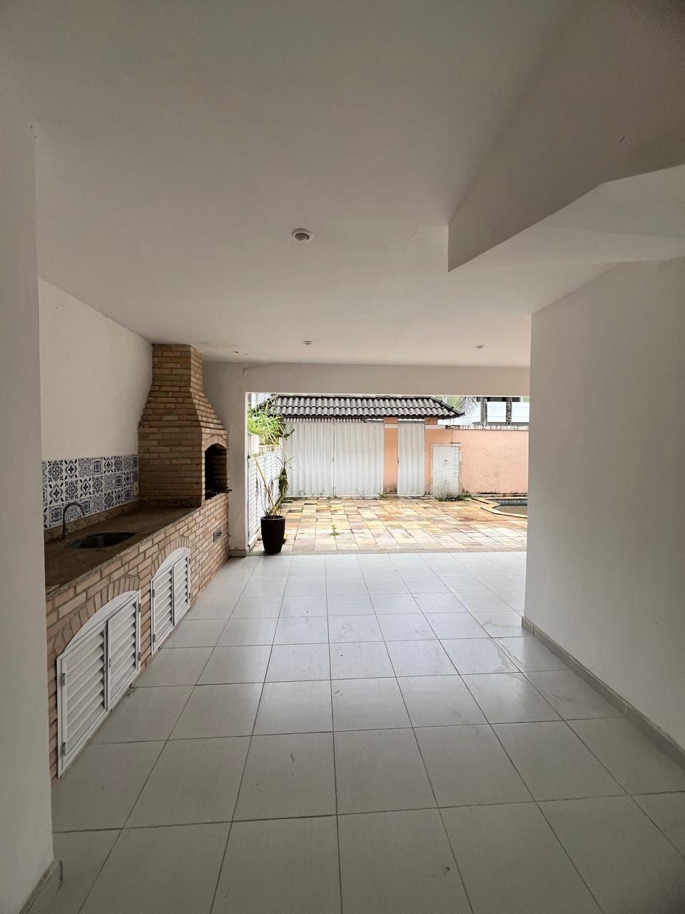 Casa para alugar com 4 quartos, 4 suítes, 3 vagas e 220m² no Vargem Grande, Rio de Janeiro (RJ) — foto 2 de 22