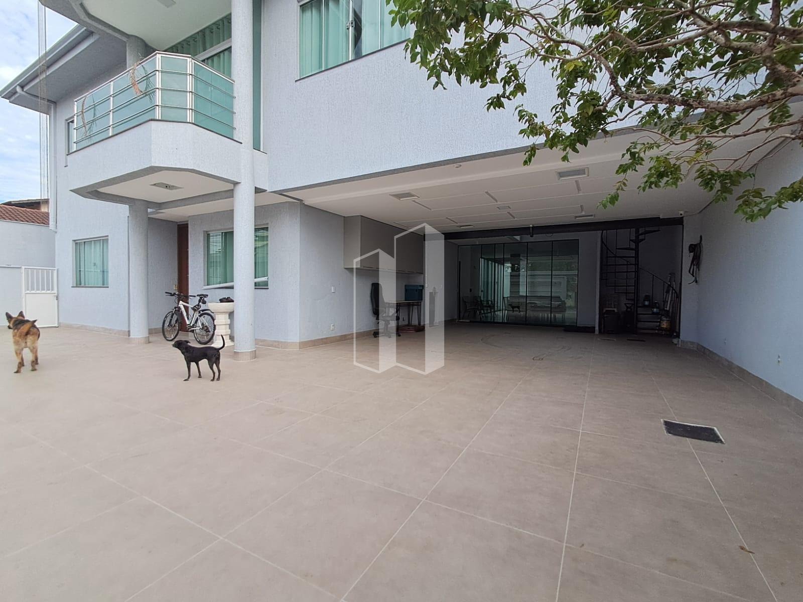 Casa à venda com 5 quartos, 4 suítes, 5 vagas e 370m² no Jardim Planalto, Goiânia (GO) — foto 3 de 30