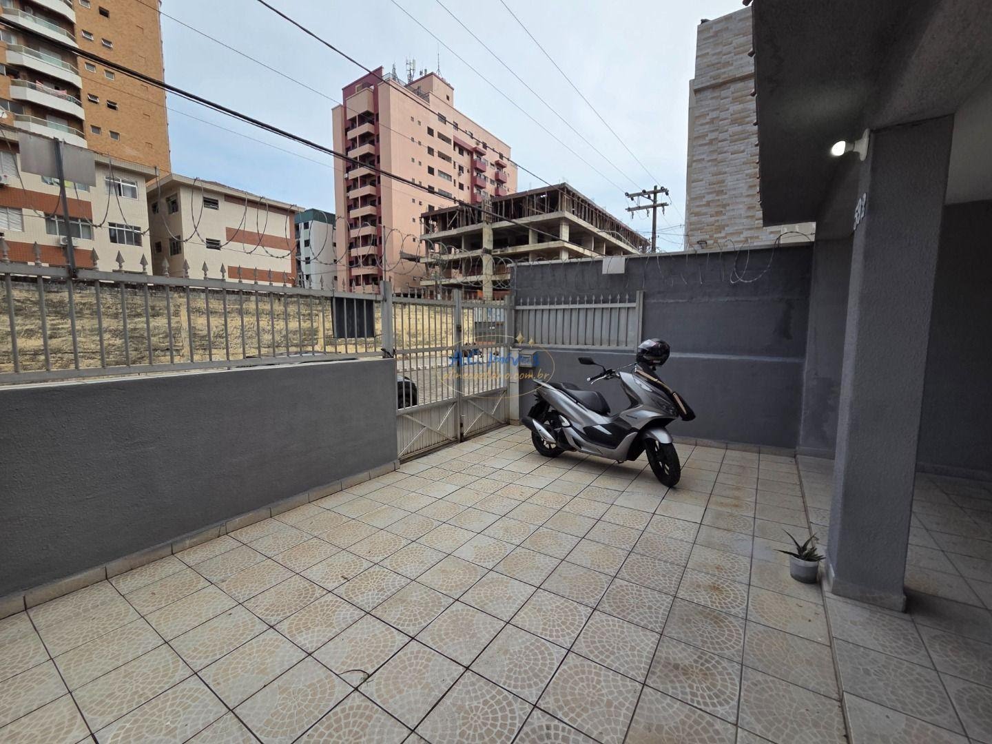 Casa à venda com 2 quartos, 1 banheiro, 2 vagas e 100m² no Guilhermina, Praia Grande — foto principal