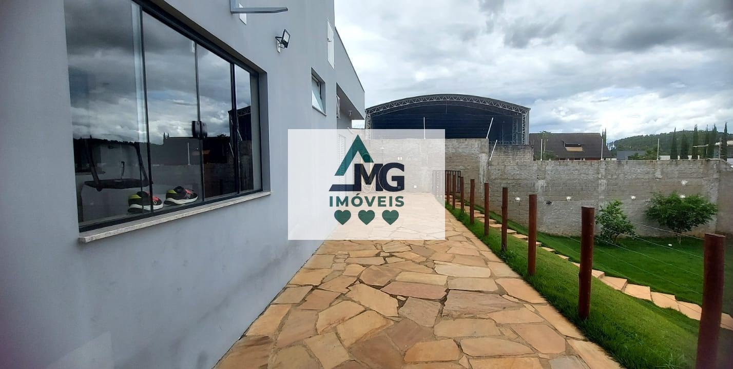 Casa à venda com 3 quartos, 3 suítes, 2 vagas e 220m² no Jardim Umuarama, Três Corações (MG) — foto 8 de 30