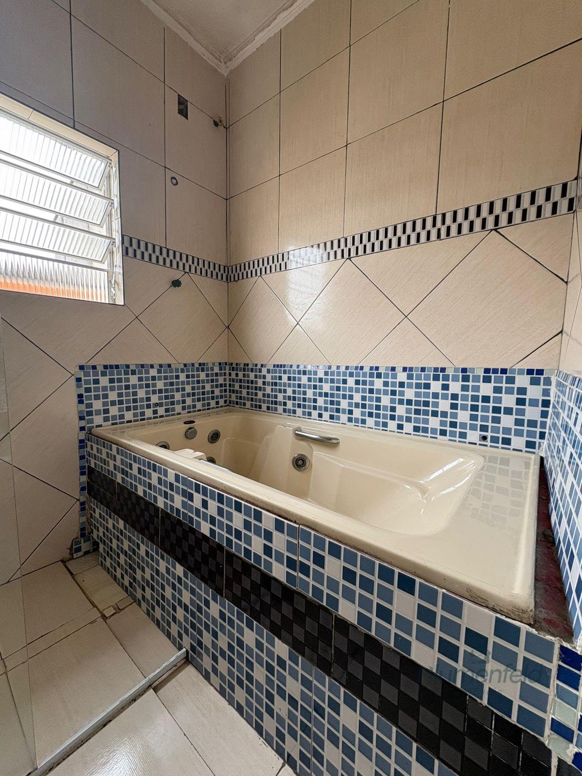Casa à venda com 4 quartos, 1 suíte, 6 vagas e 200m² no Nova Arujá, Arujá (SP) — foto 6 de 23