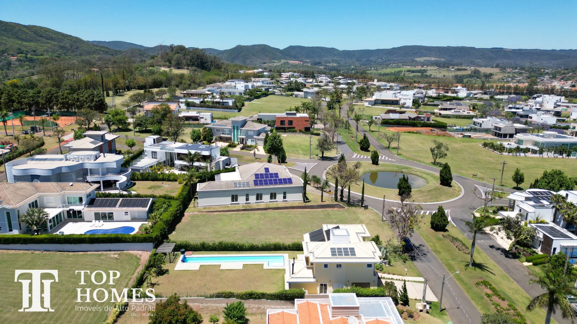 Casa de alto padrão à venda no condomínio Portal Japy Golf Club em Cabreúva