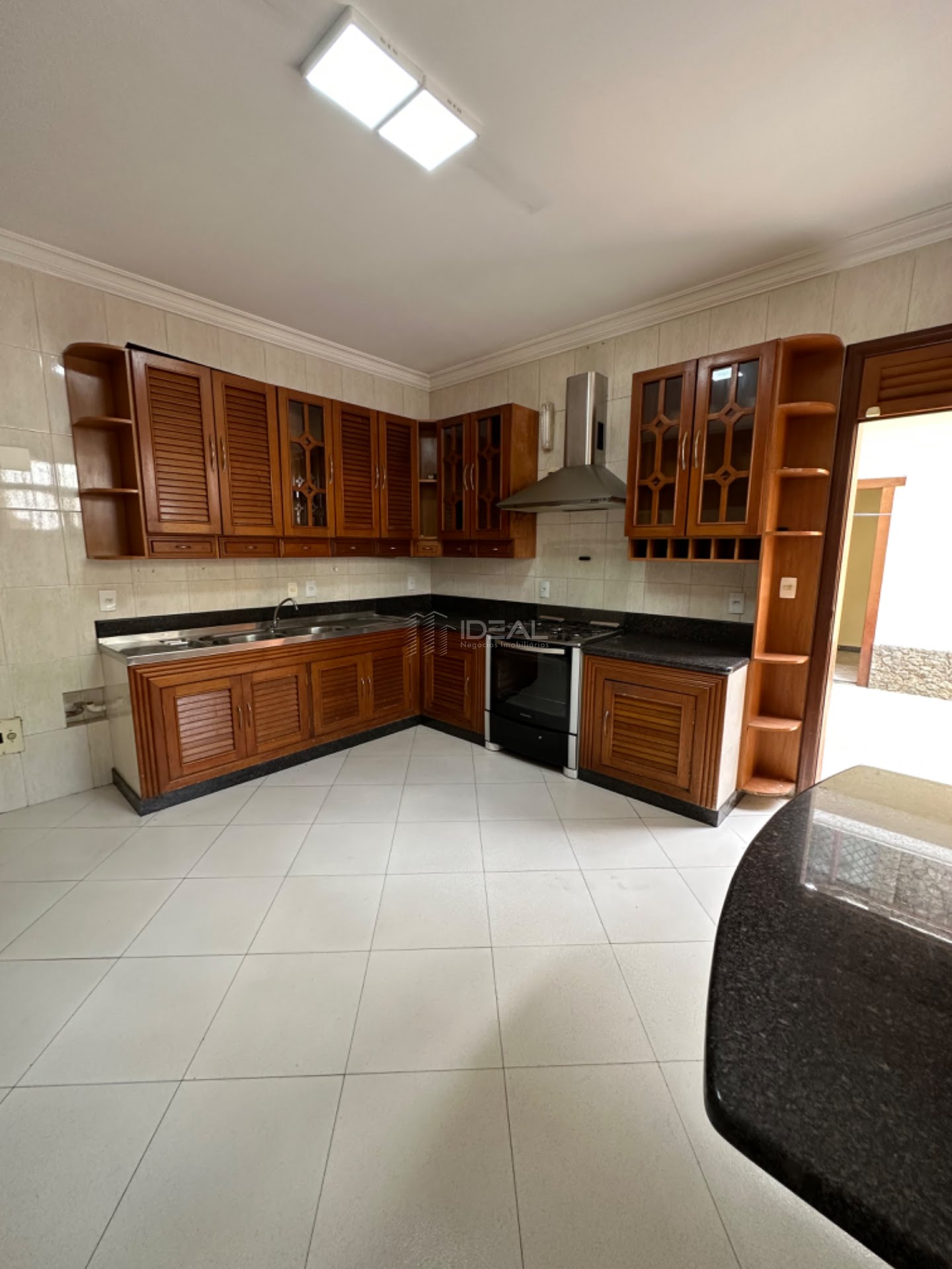 Casa à venda com 4 quartos, 4 suítes, 2 vagas e 460m² no Centro, Campos dos Goytacazes (RJ) — foto 12 de 27