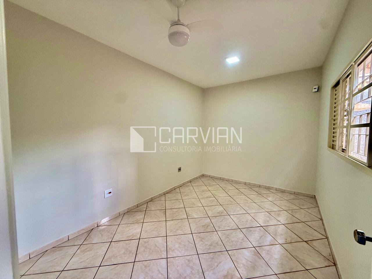 Casa à venda com 5 quartos, 1 suíte, 4 vagas e 200m² no Jardim Manoel Penna, Ribeirão Preto (SP) — foto 29 de 30