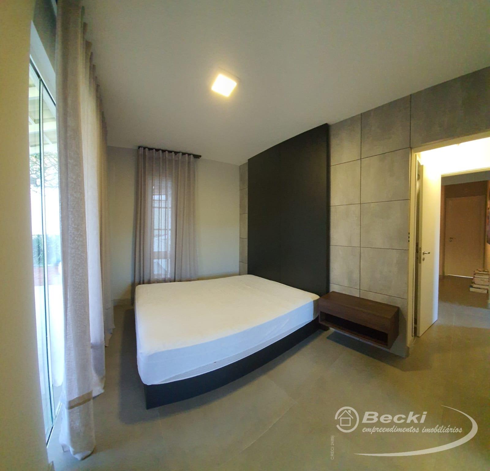 Casa à venda com 3 quartos, 2 suítes, 2 vagas e 265m² no Nova Brasília, Joinville (SC) — foto 15 de 28