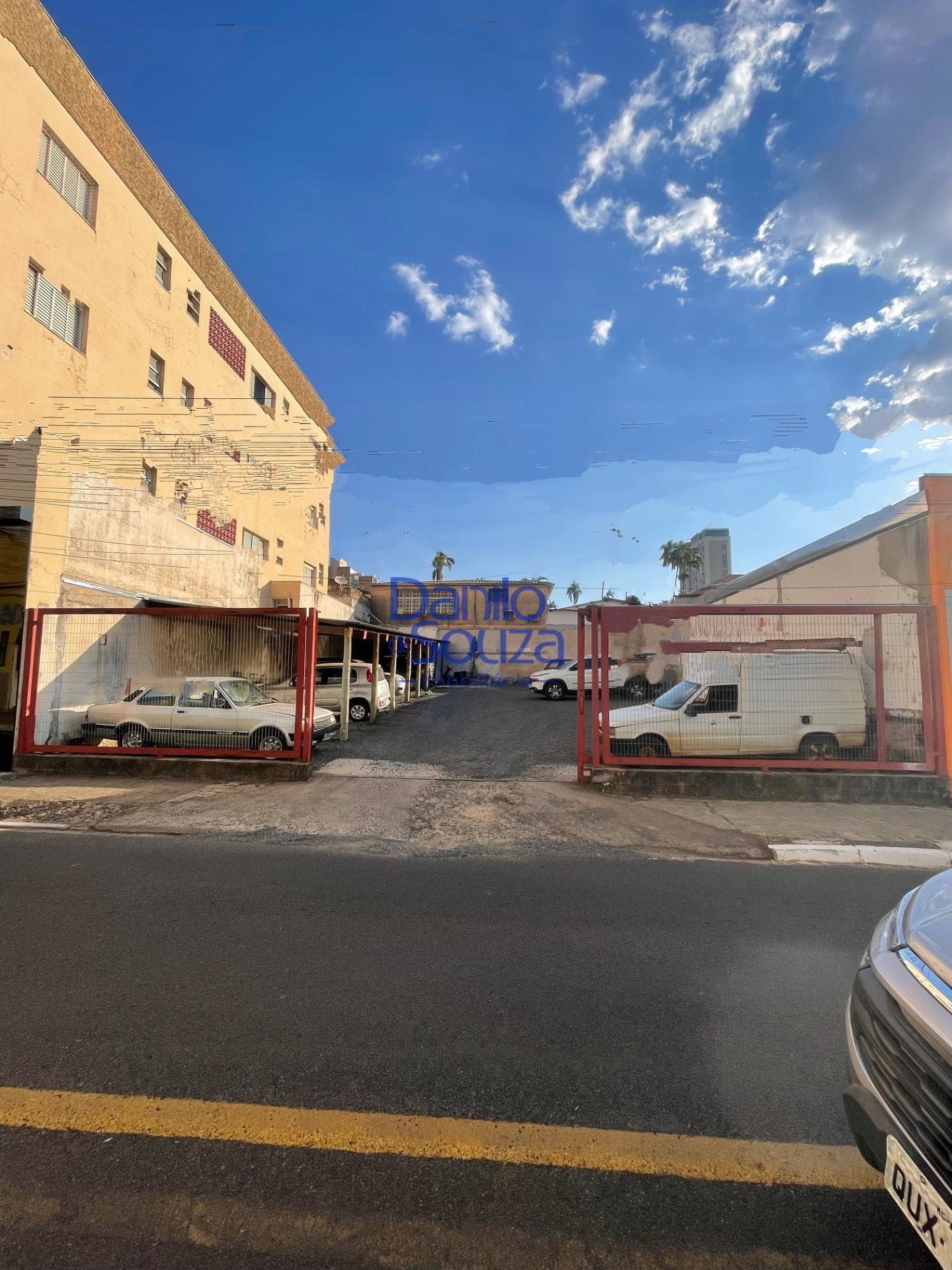 Terreno à venda com 324m² de terreno no Centro, Araxá — foto principal
