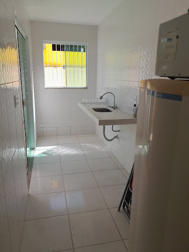 Encante-se com esta casa no Recanto, em Rio das Ostras, perfeita para quem busca conforto, praticidade e um excelente custo-benefício. Com 124m² de área útil, o imóvel oferece ambientes bem distribuíd