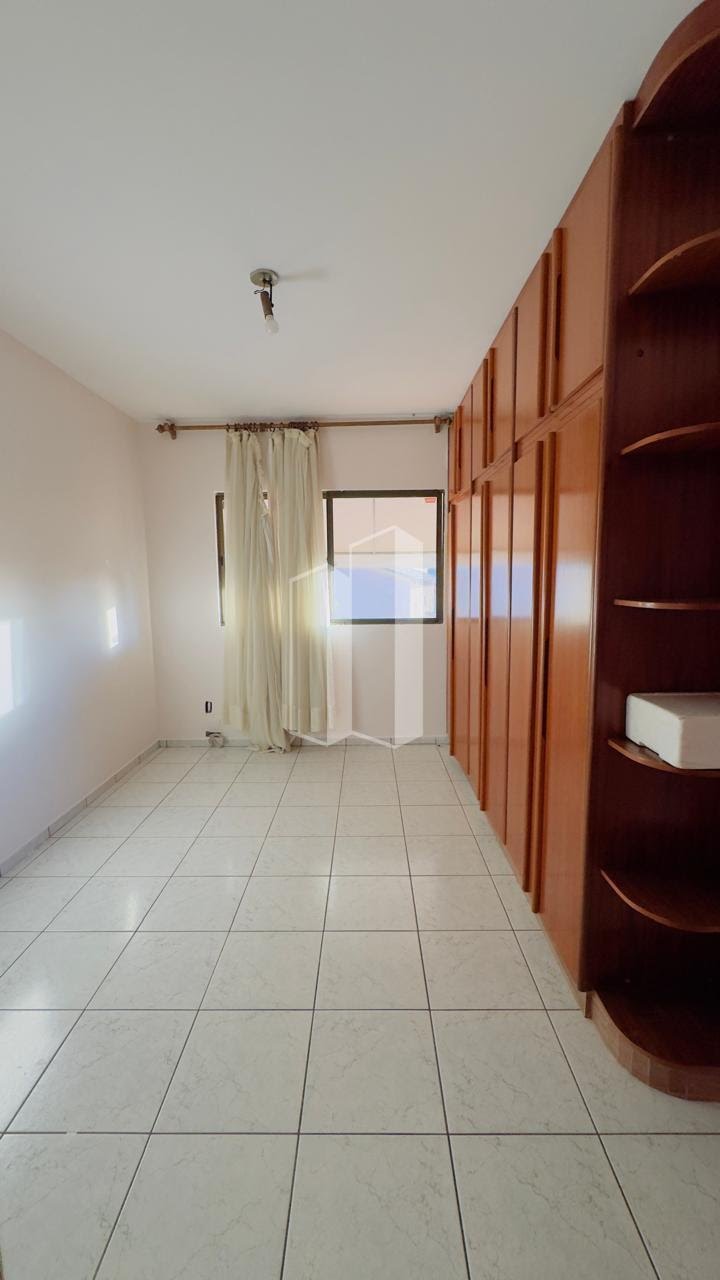 Casa, 4 quartos, 253 m² - Foto 8
