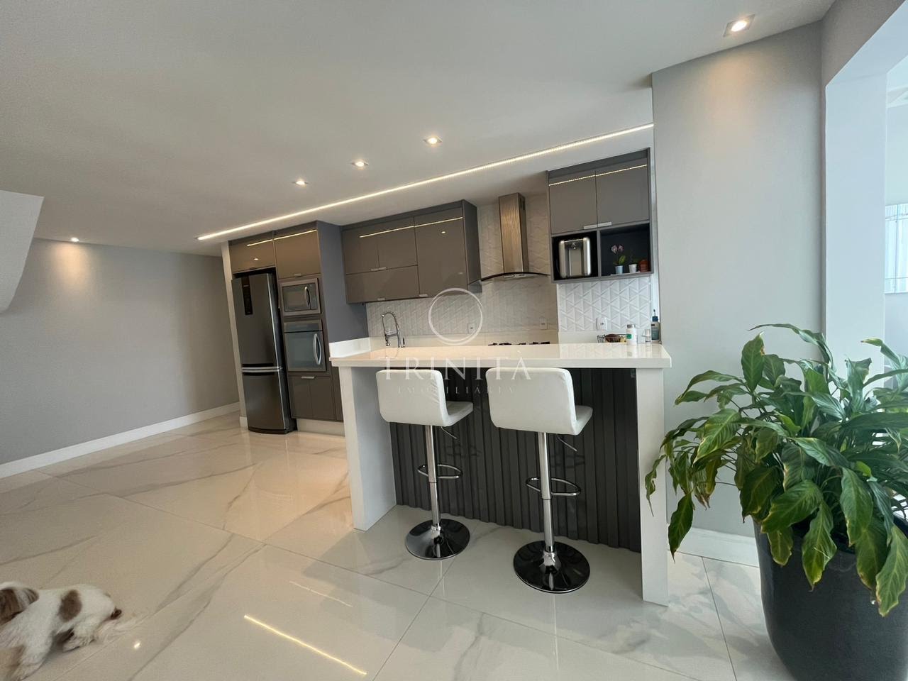 cozinha-integrada-cobertura-190m²-frames-pontal-oceanico-recreio