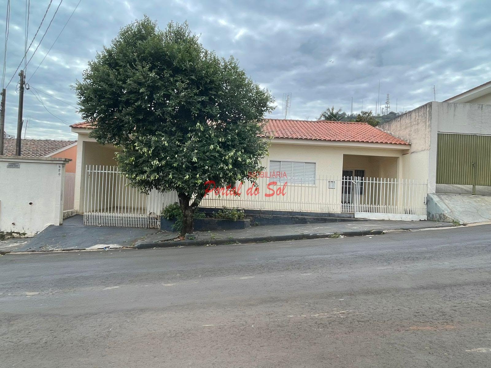 Casa à venda com 3 quartos, 1 banheiro e 1 vaga no Jardim São Pedro, Santo Antônio da Platina (PR) — foto 2 de 13